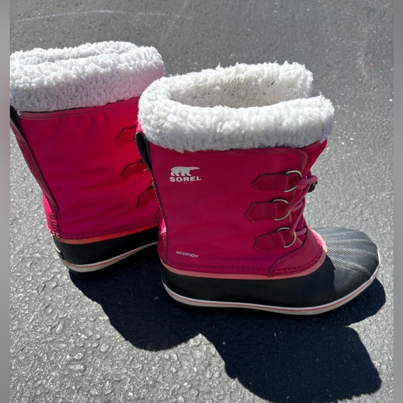 Sorel Yoot PAC pink nylon exterior snow boots, sz 6 youth / women’s sz 7 - Picture 3 of 7